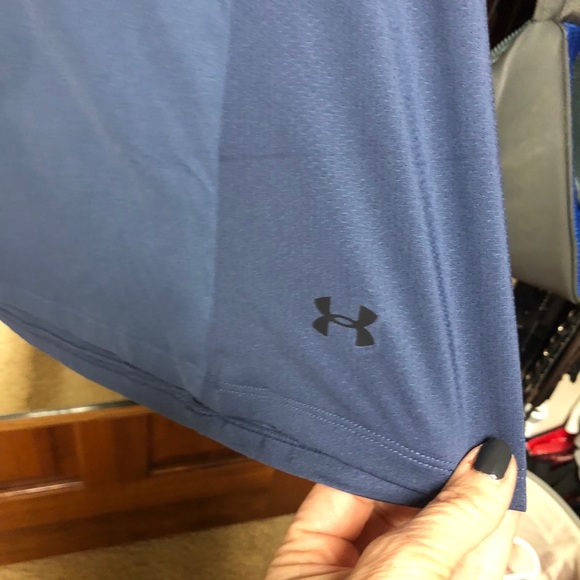 Fun workout top by under armor - Picture 3 of 8